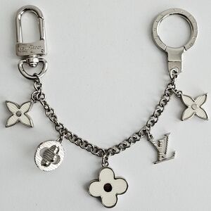 Louis Vuitton Silver & White Fleur D'Epi Long Bag Charm Chain
